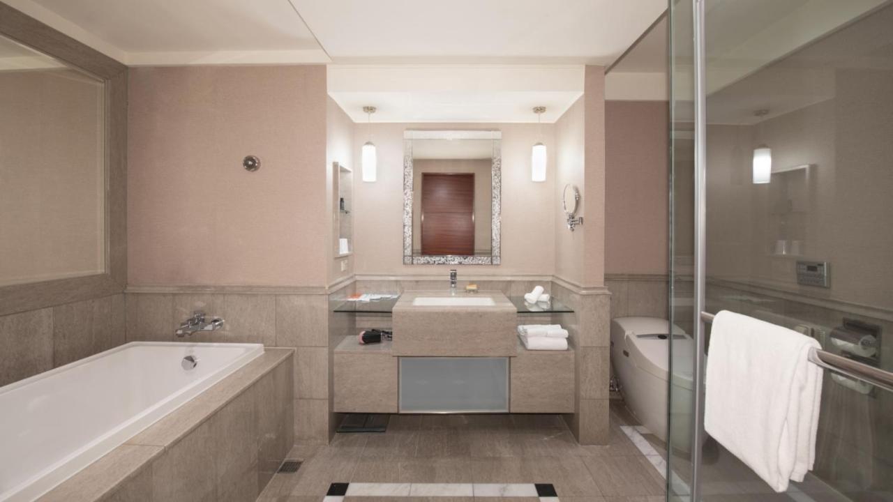 Hamp Court Palace Тайпей Екстериор снимка