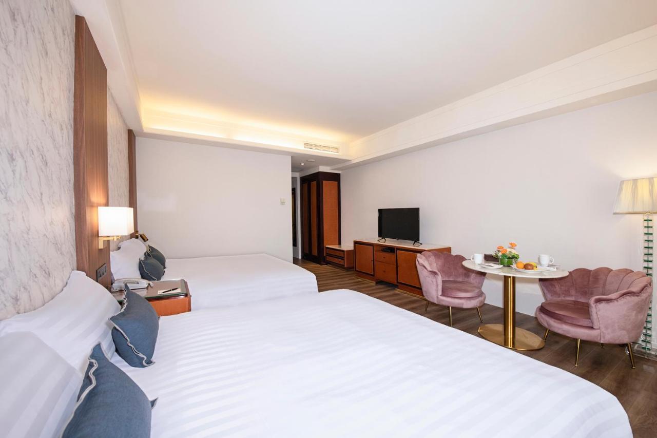 Hamp Court Palace Тайпей Екстериор снимка