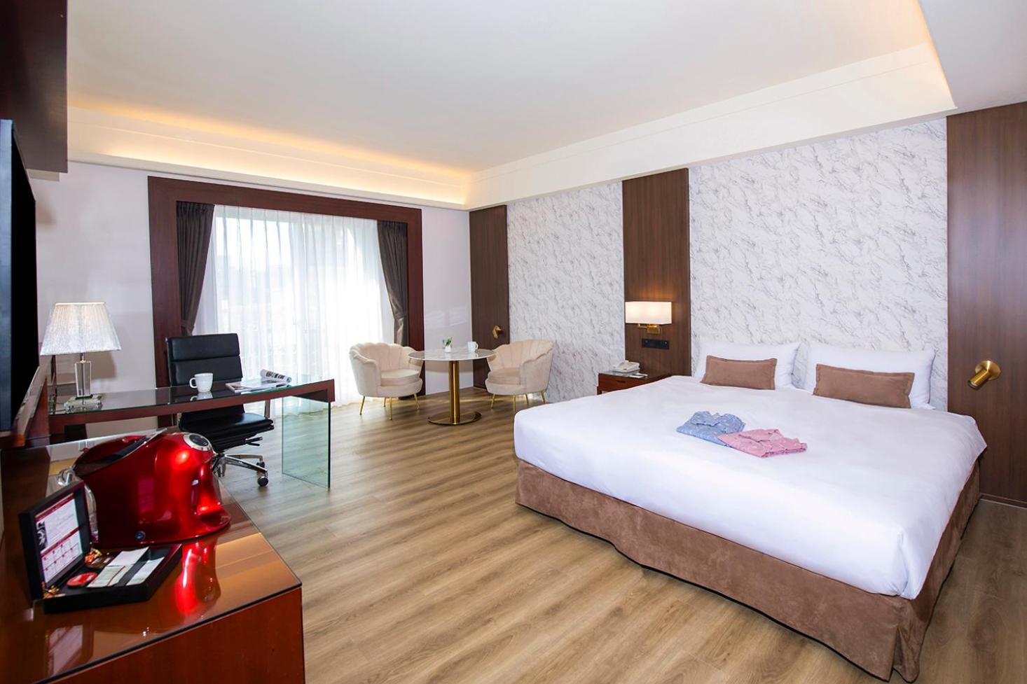 Hamp Court Palace Тайпей Екстериор снимка