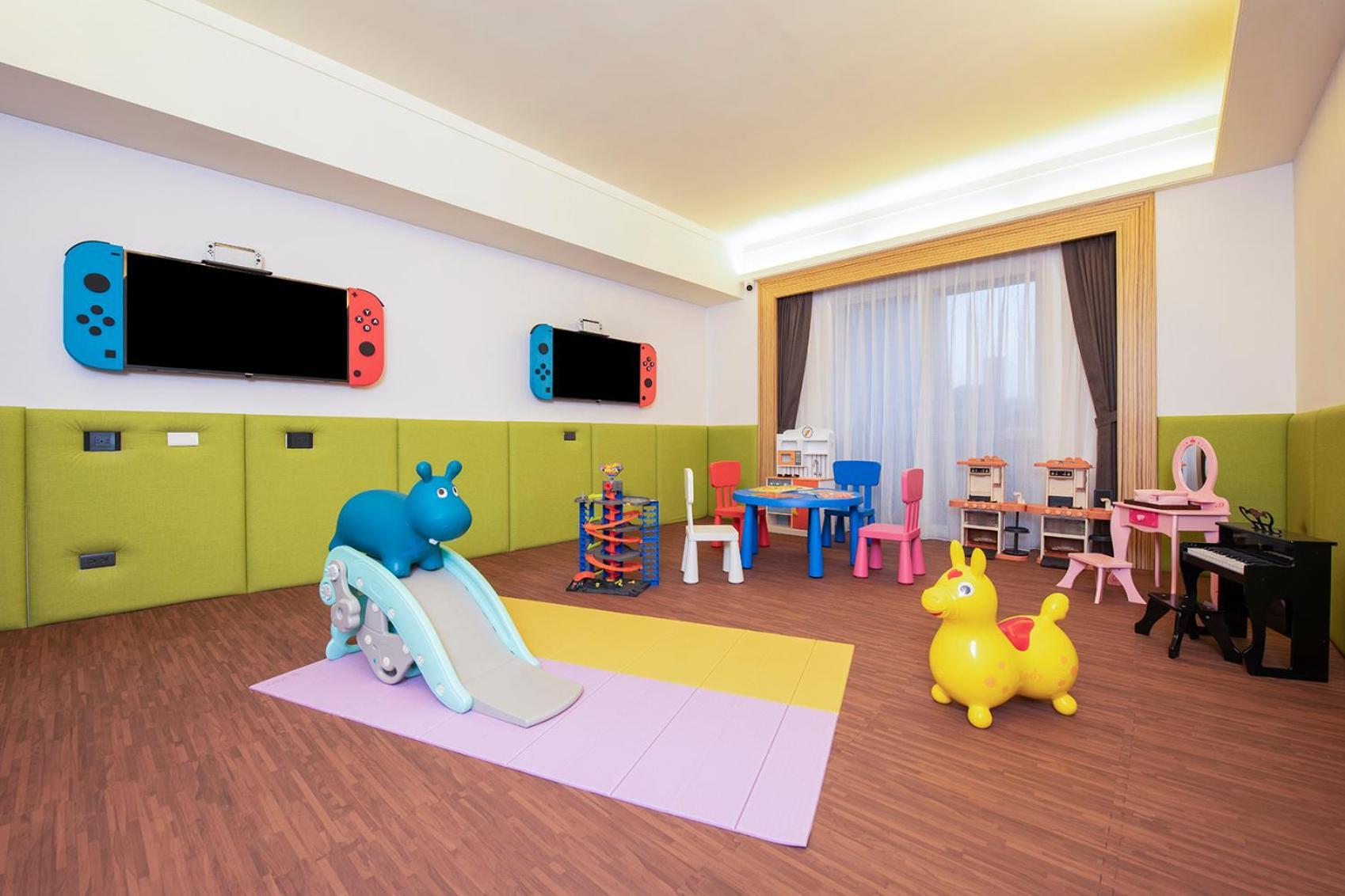 Hamp Court Palace Тайпей Екстериор снимка