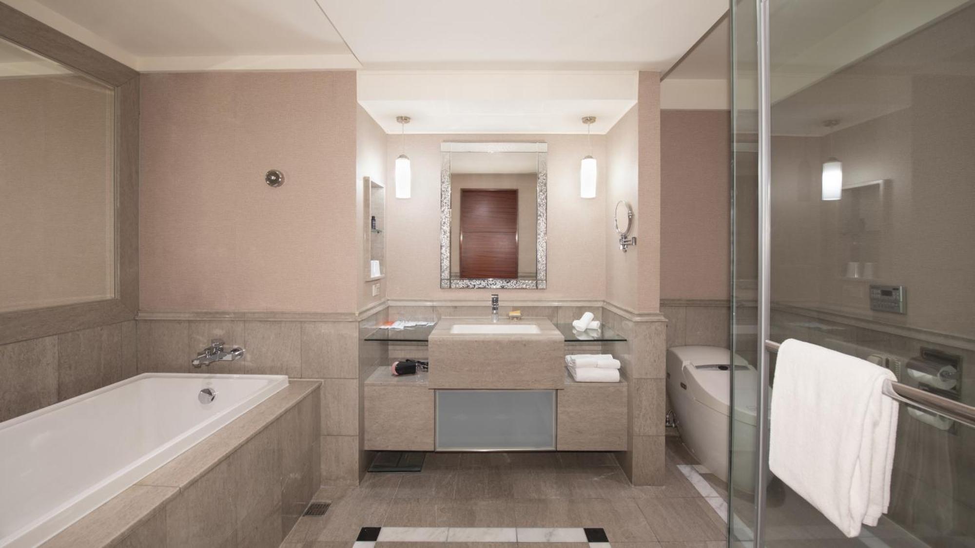 Hamp Court Palace Тайпей Екстериор снимка